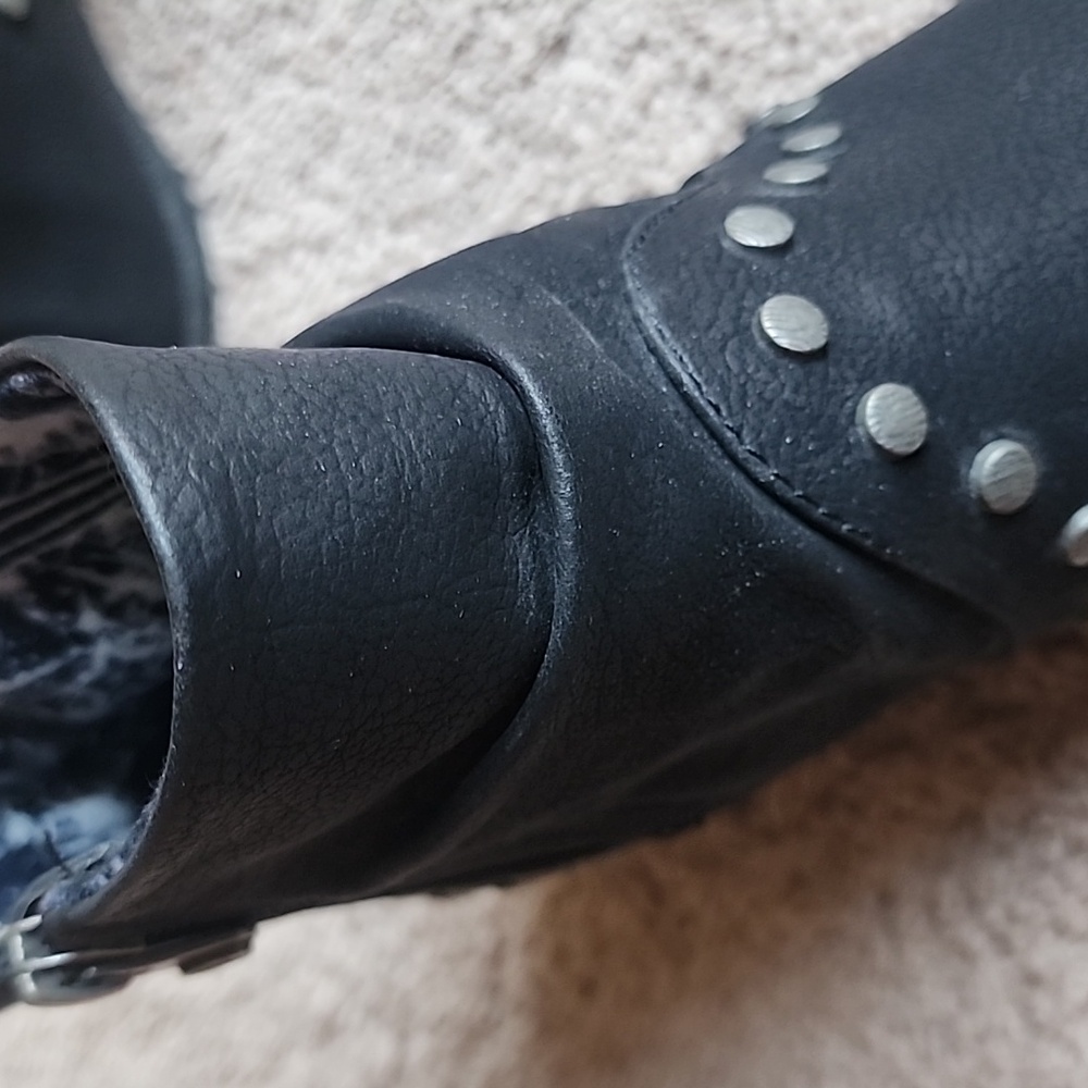 Blowfish black booties w/studs 9.5 - Picture 4 of 7